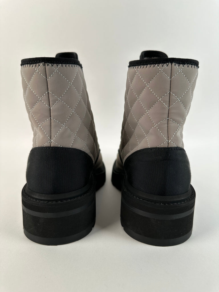 Chanel Fabric Grosgrain Lambskin Quilted Lace Up Combat Boot Grey Size 41EU