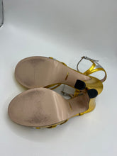 Load image into Gallery viewer, Gucci Alison 105mm Metallic leather Silver/Gold Sandal size 39EU