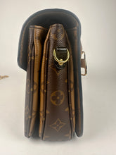 Load image into Gallery viewer, Louis Vuitton Reverse Monogram Pochette Metis