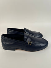 Load image into Gallery viewer, Chanel Mocassin Loafers Navy Blue size 35EU