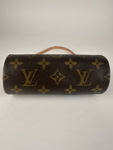 Load image into Gallery viewer, Louis Vuitton Monogram Papillon Mini Pouch