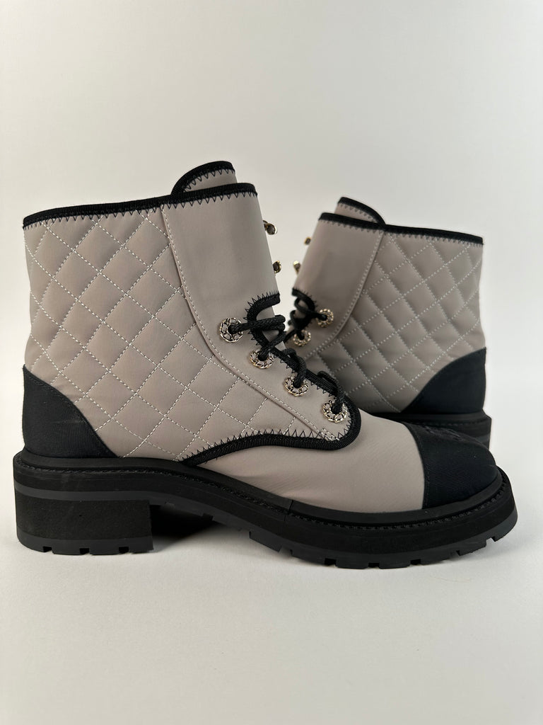 Chanel Fabric Grosgrain Lambskin Quilted Lace Up Combat Boot Grey Size 41EU