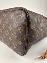 Load image into Gallery viewer, Louis Vuitton Monogram Neverfull MM  With Pouch Peony Interior