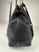 Load image into Gallery viewer, Gucci Pebbled Calfskin Medium Soho Chain Tote Black