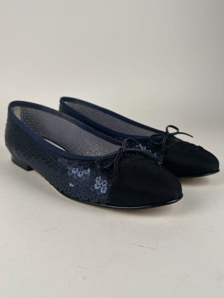 Chanel CC Sequin Logo Ballerina Flats Navy Blue/ Black Size 38EU