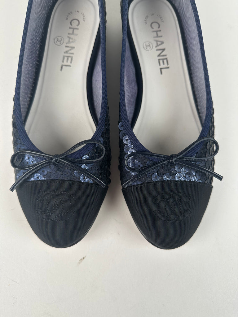Chanel CC Sequin Logo Ballerina Flats Navy Blue/ Black Size 38EU