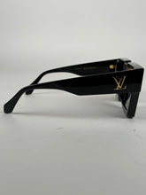 Load image into Gallery viewer, Louis Vuitton Cyclone Square Sunglasses Black Gold