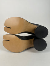 Load image into Gallery viewer, Maison Margiela Tabi Split Toe Ankle Boot Black Size 36EU