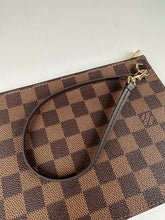 Load image into Gallery viewer, Louis Vuitton Neverfull MM/GM Pochette Damier Ebene Cherry