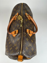 Load image into Gallery viewer, Louis Vuitton Monogram Speedy Bandouliere 35