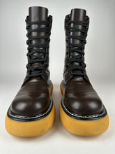 Load image into Gallery viewer, Bottega Bounce Swell Lace Up Boots Size 42EU Chocolate Brown