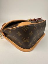 Load image into Gallery viewer, Louis Vuitton Monogram Diane Black