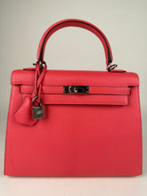 Load image into Gallery viewer, Hermes Kelly 25 Sellier Chevre Leather Rose Lipstick PHW