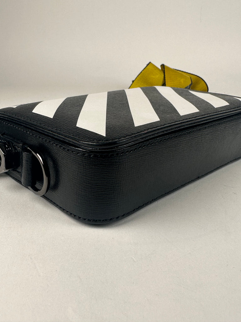 Off—White Saffiano Striped Mini Diag Binder Clip Bag Black White Yellow