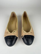 Load image into Gallery viewer, Chanel Beige Lambskin Cap Toe Ballerina Flats 39EU