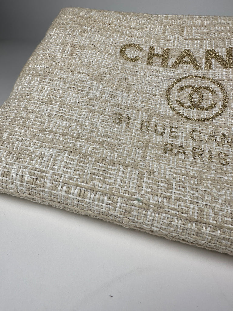 Chanel Woven Raffia Large Cosmetic O-Case Clutch Beige Gold
