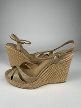 Load image into Gallery viewer, Gucci  Leather Espadrille Wedge Sandals 39EU