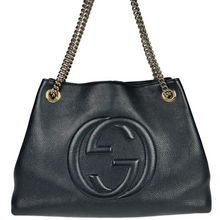 Load image into Gallery viewer, Gucci Pebbled Calfskin Medium Soho Chain Tote Black