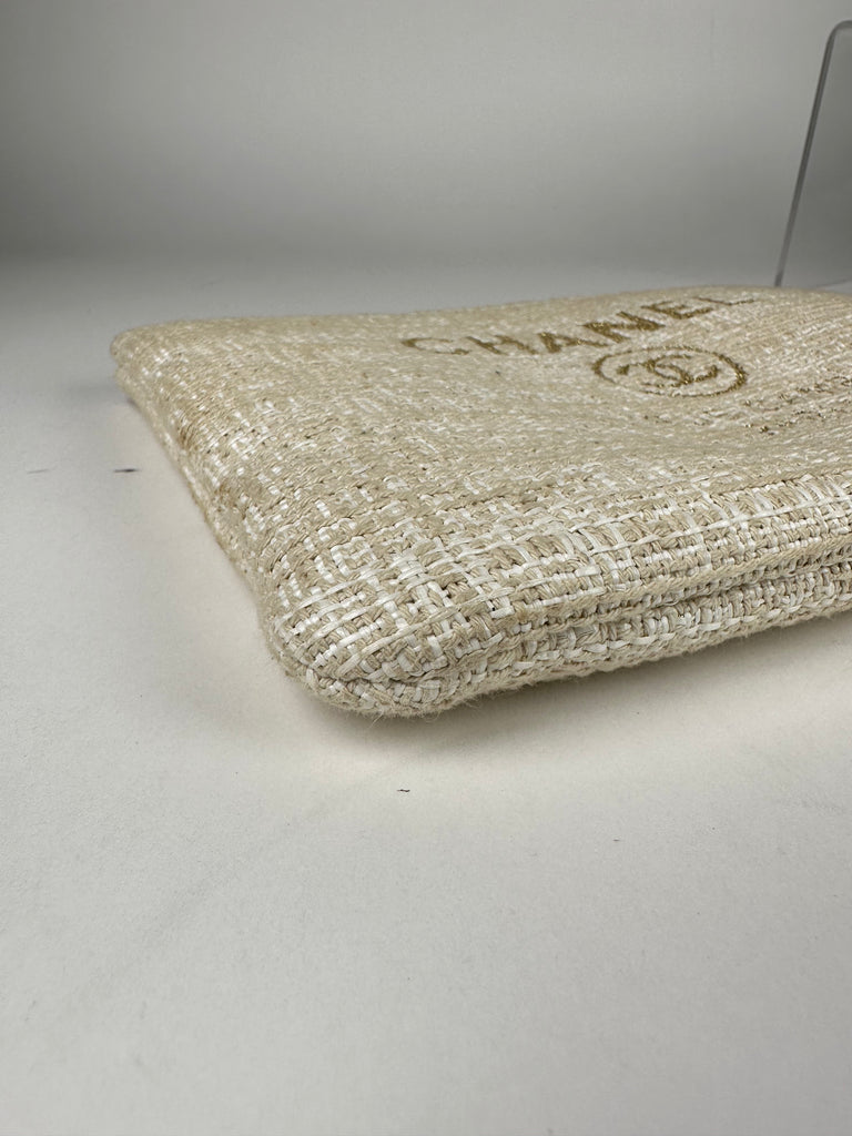 Chanel Woven Raffia Large Cosmetic O-Case Clutch Beige Gold