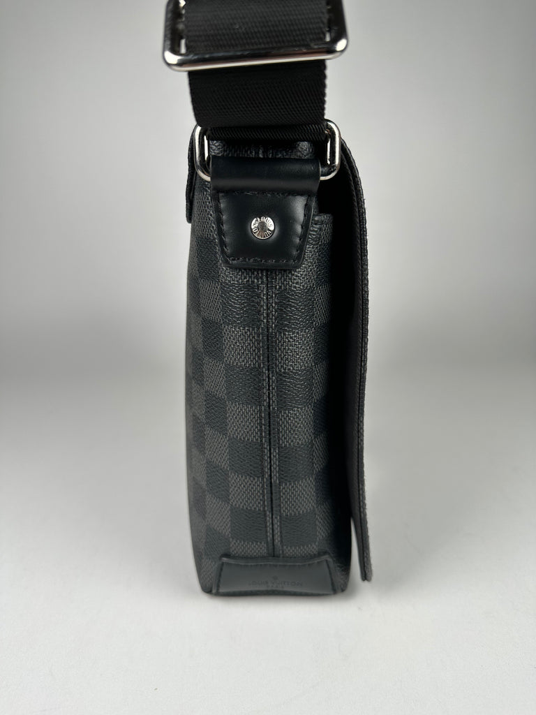 Louis Vuitton District PM Damier Graphite