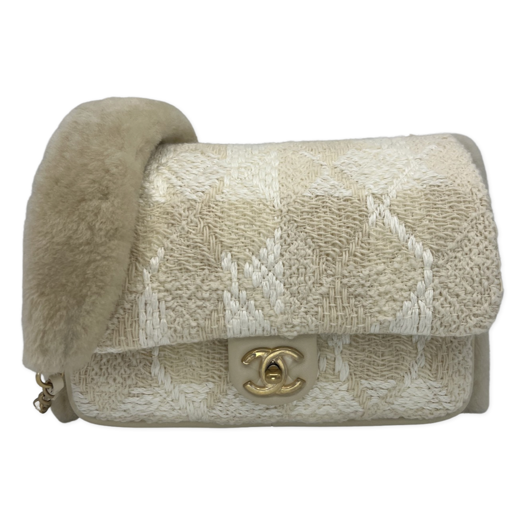 Chanel Shearling Lined Tweed and Lambskin Muff Flap Bag – Sacdelux