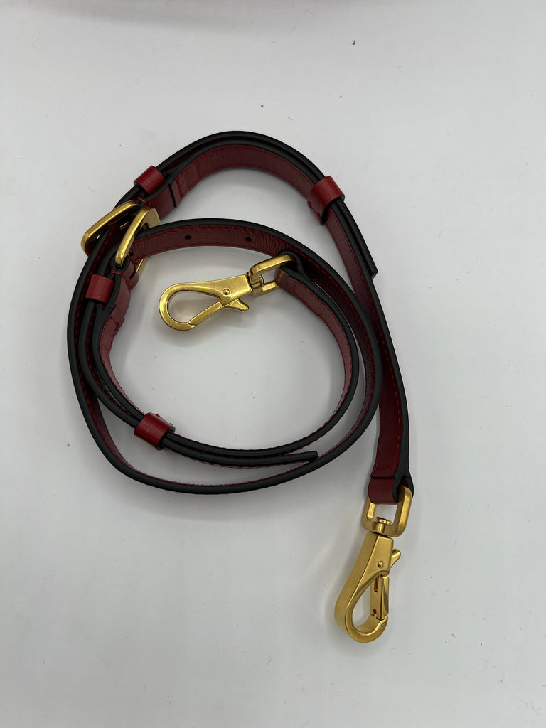 Valentino Garavani Small Rockstud Alcove Grainy Calfskin Red/Rouge Pur