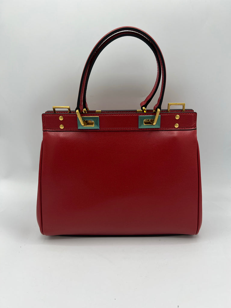 Rockstud Calfskin Handbag for Woman in Rouge Pur