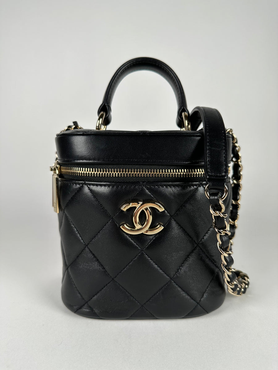 Chanel Quilted Cc Crown Box Vanity Black Lambskin – ＬＯＶＥＬＯＴＳＬＵＸＵＲＹ
