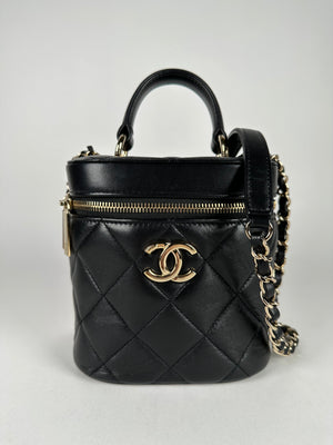Chanel Lambskin Quilted Trendy CC Vanity Case Black