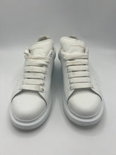 Load image into Gallery viewer, Alexander McQueen oversized sneakers White size 40.5EU