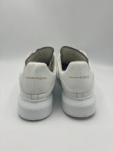 Load image into Gallery viewer, Alexander McQueen oversized sneakers White size 40.5EU