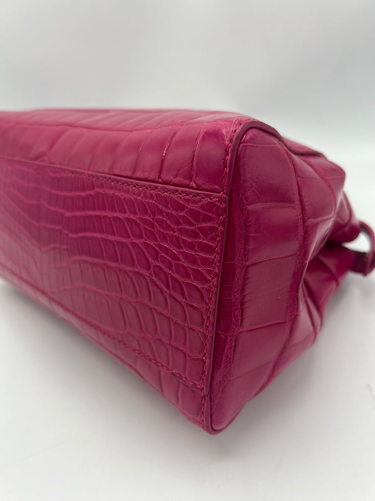 Fendi Micro Peekaboo Leather Cross-Body Bag in Pink