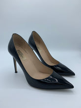 Load image into Gallery viewer, Valentino Heel Studs Pumps black One stud size 38EU