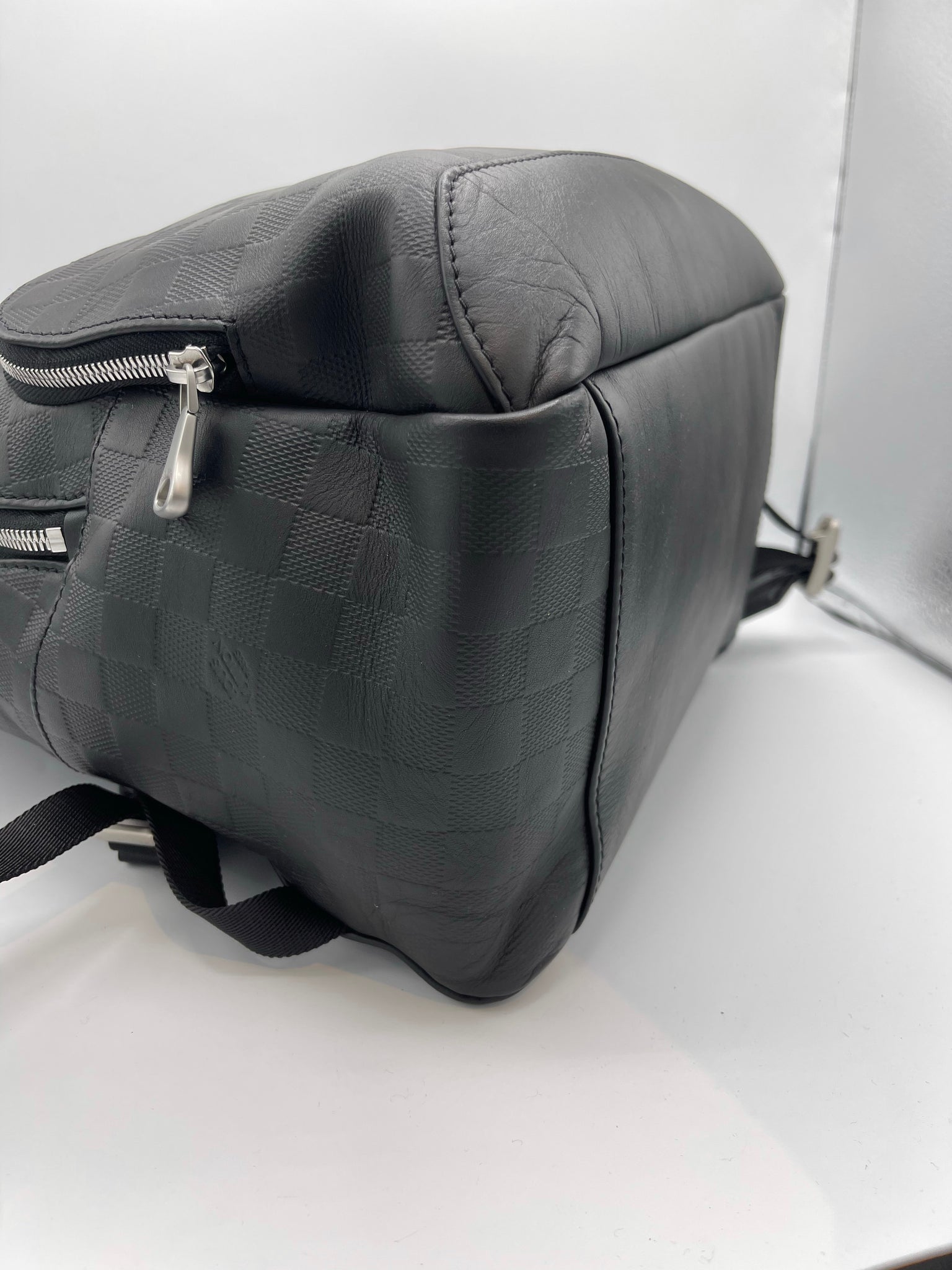 Shop Louis Vuitton DAMIER INFINI New pouch (N60450) by BeBeauty