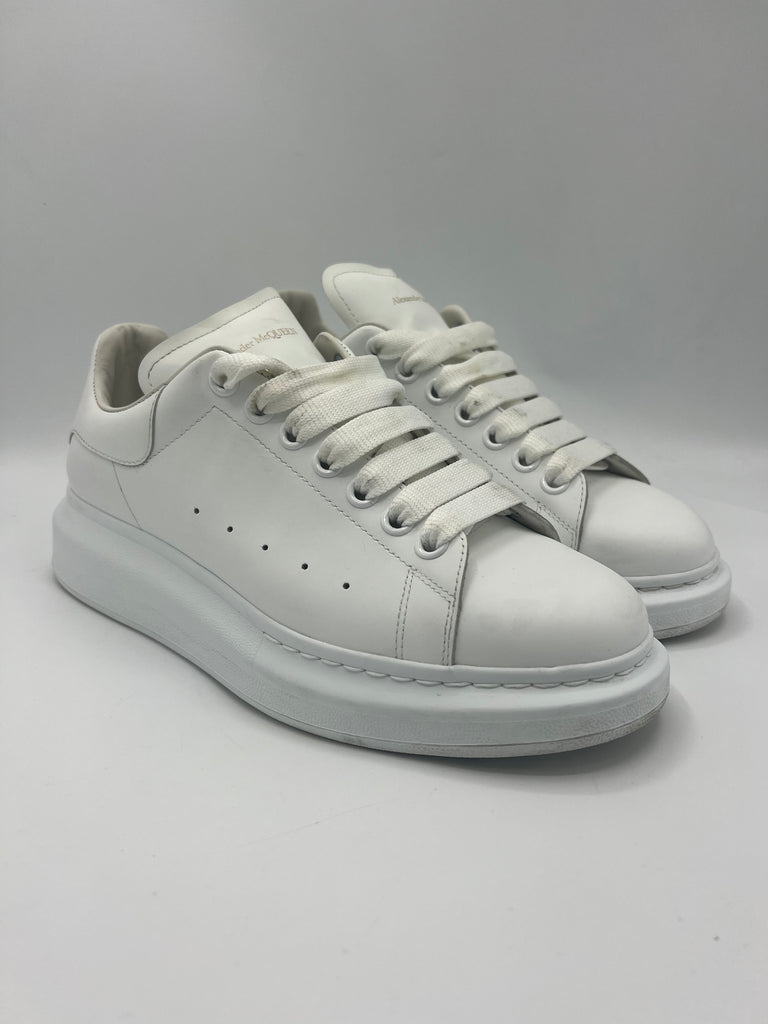 Alexander McQueen oversized sneakers White size 40.5EU Sacdelux